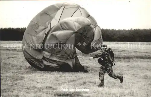 Militaria Deutschland Bundeswehr Fallschirm Landung Kat. Militaria