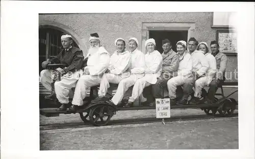 Salzbergwerk Bergbahn Gruppenfoto Kat. Rohstoffe Commodities