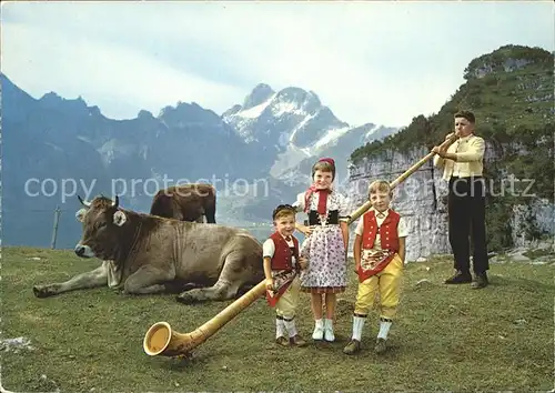 Alphorn Kuehe Kinder Trachten Alphornblaeser Ebenalp Meglisalp Freiheit  Kat. Musik