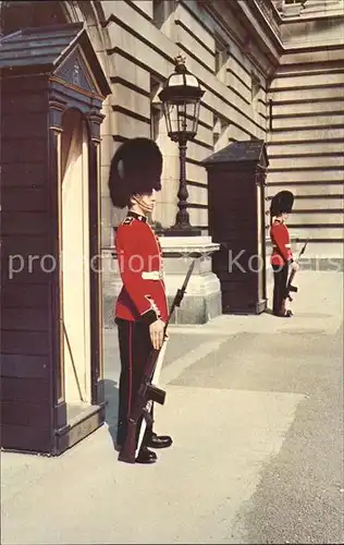 Leibgarde Wache Irish Guards Sentry Duty Buckingham Palace London Kat. Polizei