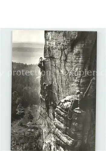 Klettern Bergsteigen Barbarine Talseite Saechsische Schweiz  Kat. Bergsteigen