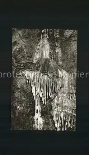 Hoehlen Caves Grottes Sophienhoehle Ailsbachtal Fraenkische Schweiz Kanzel Madonna Kat. Berge