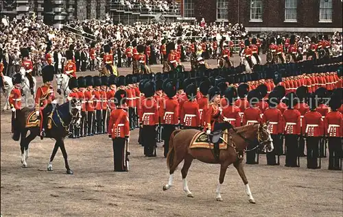 Leibgarde Wache Queen Elizabeth Trooping the Colour Ceremony London Kat. Polizei