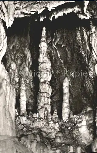 Hoehlen Caves Grottes Teufelshoehle Fraenkische Schweiz Kreuzigungsgruppe Kat. Berge