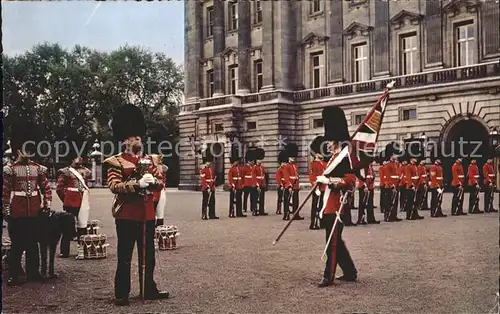 Leibgarde Wache Changing the Guards Ceremony Buckingham Palace London Kat. Polizei