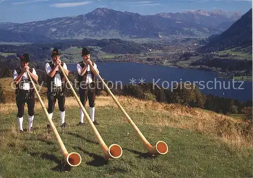 Alphorn Alphornblaeser Pfarr Alpe Alpsee Gruenten Kat. Musik