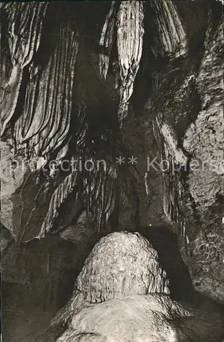 Hoehlen Caves Grottes Sophienhoehle Burg Rabenstein Millinaer mit Kronleuchter  / Berge /