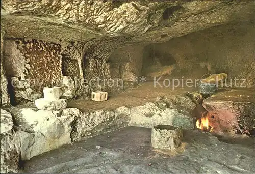 Hoehlen Caves Grottes Peyzac le Moustier Station Prehistorique Roque St. Cristophe Foyer Kat. Berge