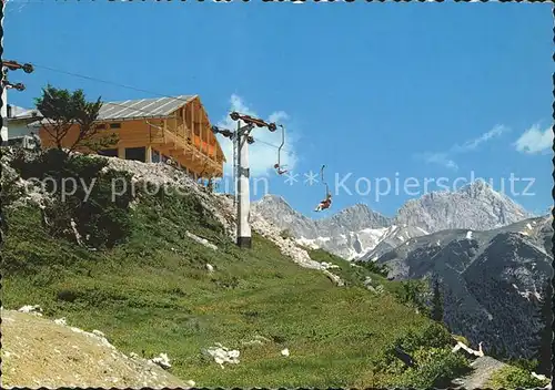 Oberleutasch Rauthuette mit Mundelift Scharnitzspitze und Dreitorspitze Kat. Leutasch Tirol