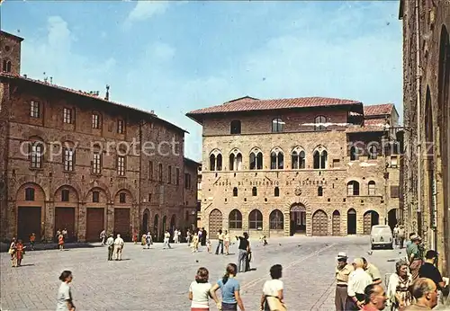 Volterra Citta Etrusca Piazza dei Priori Palazzo della Cassa di Risparmio Kat. Italien
