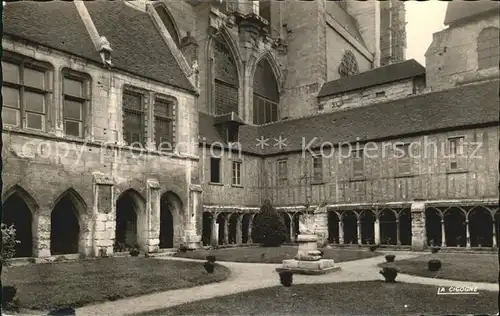 Beauvais Interieur du Cloitre Kat. Beauvais