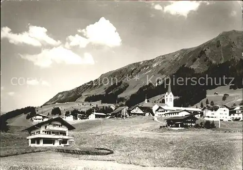 Riezlern Kleinwalsertal Vorarlberg Haus Rumpf Ortsansicht mit Kirche Kat. Mittelberg