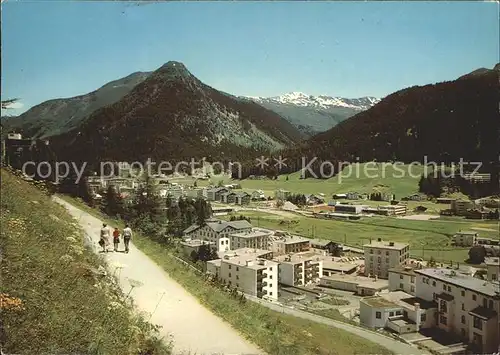 Davos Dorf GR Hoehenpromenade gegen Seehorn und Pischahorn / Davos /Bz. Praettigau-Davos