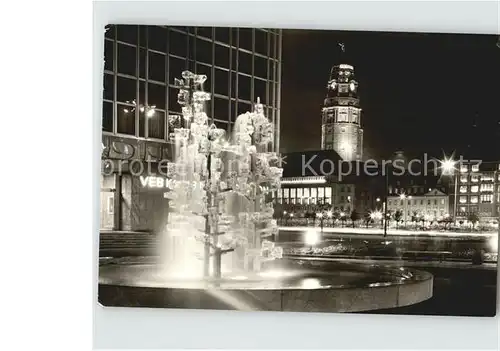 Dresden Glasbrunnen am Pirnaischen Platz Rathaus Nachtaufnahme Kat. Dresden Elbe