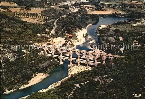 Vers Pont du Gard Fliegeraufnahme Bruecke Kat. Vers Pont du Gard