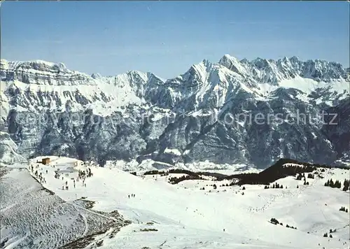 Flumserberge Bergstation Prodchamm mit Blick auf Sichelchamm und Gamsberg / Flumserberg Bergheim /Bz. Sarganserland