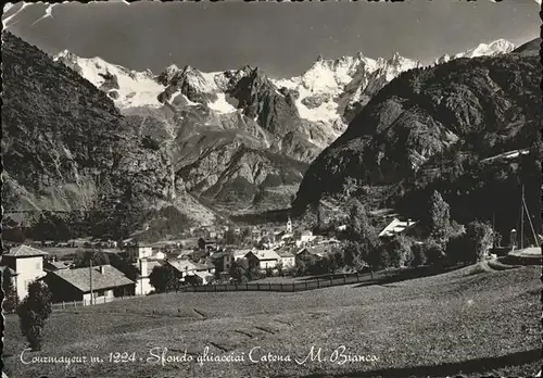 Courmayeur Aosta Panorama Sfondo ghiacceiai Catena Monte Bianco Ghiacciaio Gletscher Mont Blanc Kat. Aosta