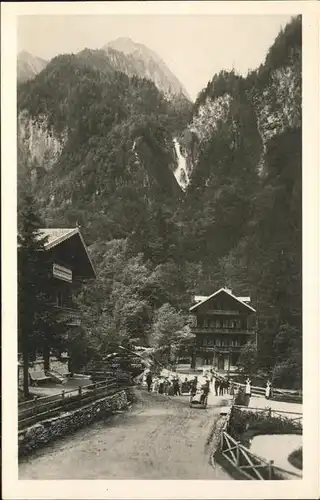 Kesselfall Alpenhaus gruener Baum