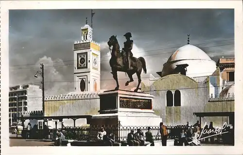 Alger Algerien Place du Gouvernement Statue du Duc d Orleans et Mosquee Djema Djedid Reiterdenkmal / Algier Algerien /