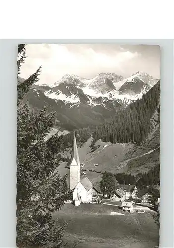 Mittelberg Kleinwalsertal Panorama mit Schafalpen Kirche 