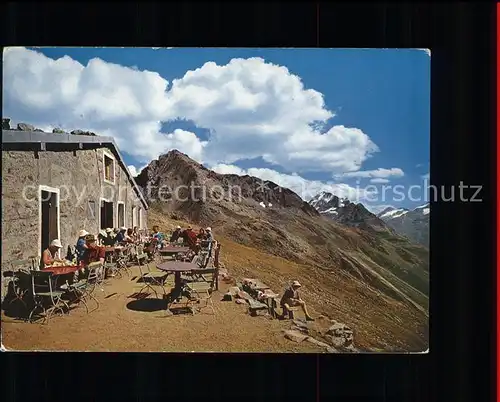 Segantinihuette Schutzhuette Oberer Schafberg Livigno Alpen