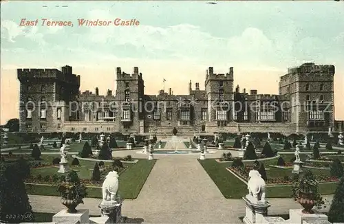 Windsor Castle East Terrace Sculptures Fountain Valentines Series Kat. City of London