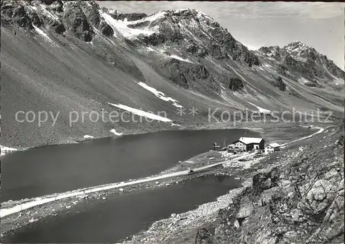 Flueelapass Hospiz mit Schwarzsee Schottensee / Flueela /Rg. Davos Dorf