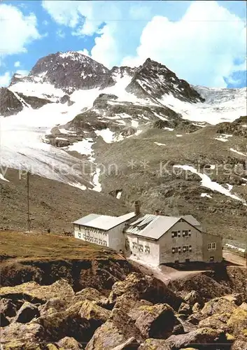 Wiesbadener Huette mit Piz Buin Silvretta Kat. Partenen Montafon