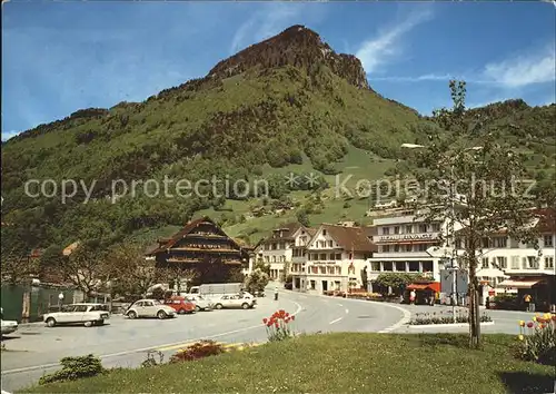 Gersau Vierwaldstaettersee Wehrplatz mit Hist Gerbihaus /  /