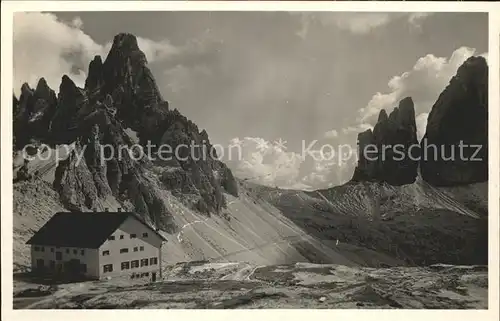 Dolomiten Oesterreich Locatelli Haus mit Drei Zinnen Kat. Oesterreich