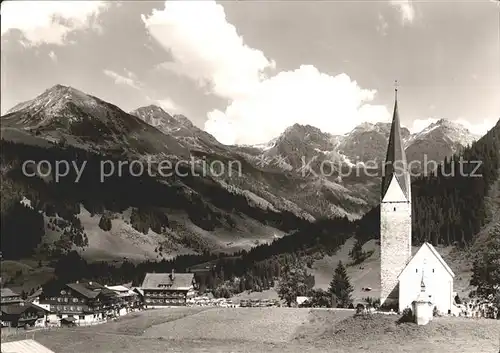 Mittelberg Kleinwalsertal mit Schafalpenkoepfe und Hammerspitze Kat. Oesterreich