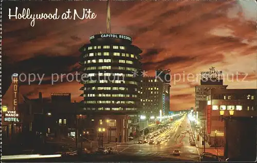 Hollywood California at Night Vine Street Capitol Records Building Kat. Los Angeles United States