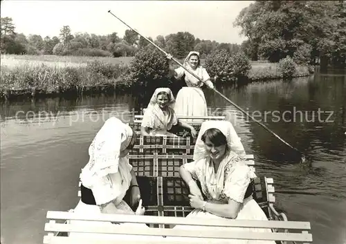 Spreewald Bootspartie Spreewaldtrachtenmaedchen Kat. Luebbenau