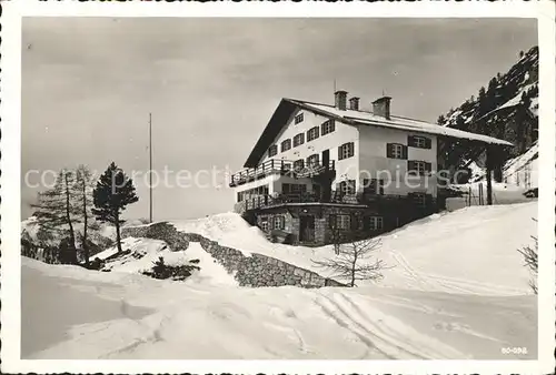 Canazei Suedtirol Rifugio Marmolada Berghaus Dolomiten Kat. 