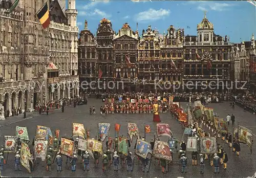 Bruxelles Bruessel Marktplatz Ommegang Gruppe Fahne Corporationen  Kat. 