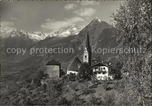 St Georgen Schenna Ortsansicht mit Kirche Alpenpanorama