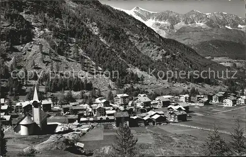 Saas Almagell Ortsansicht mit Kirche Ulrichshorn Walliser Alpen Kat. Saas Almagell