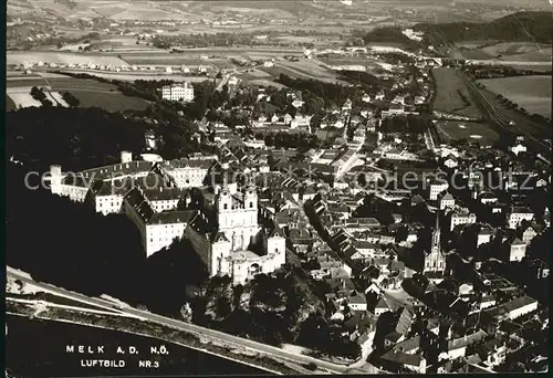 Melk Donau Fliegeraufnahme Kat. Melk Wachau