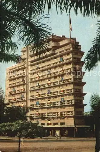 Kongo Reise des Koenigs im Sommer 1955 Gebaeude mit Fahnen Kat. Kongo