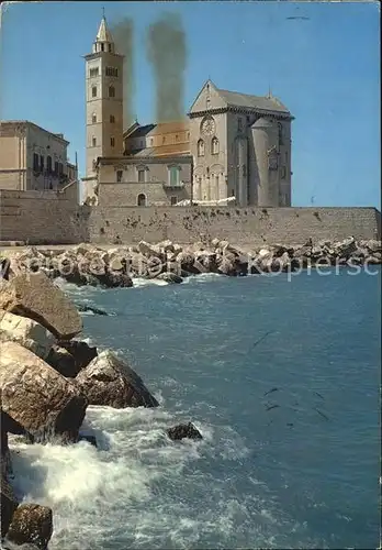 Trani Il Duomo visto dalla scogliera