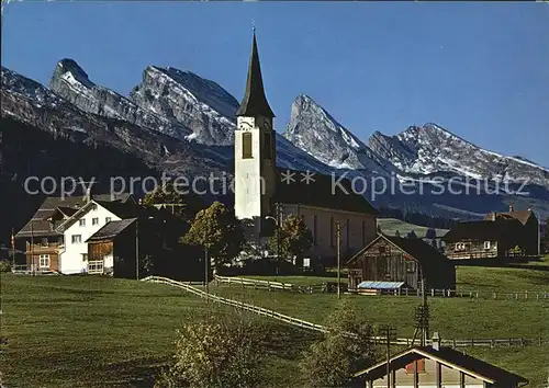 Wildhaus SG Kath Kirche mit Churfirsten Kat. Wildhaus Lisighaus