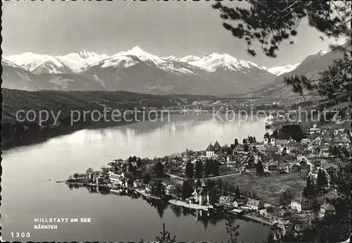 Millstatt Millstaettersee Gesamtansicht mit Alpenpanorama Kat. Millstatt Millstaetter See