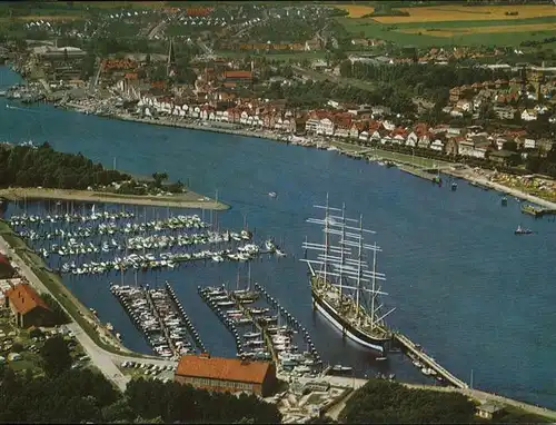 Travemuende Ostseebad Mit Segelhafen /  /