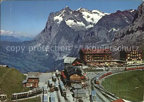 Kleine Scheidegg Wengen Passhoehe Berghotel Bergrestaurant mit Wetterhorn Berner Alpen Kat. Scheidegg Kleine