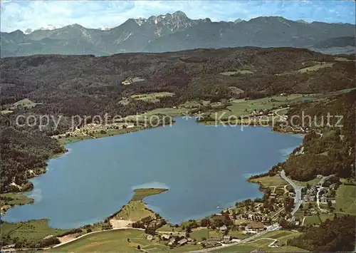 Keutschach See mit Mittagskogel Campingplaetzen und Strandbaedern Fliegeraufnahme Kat. Keutschach am See