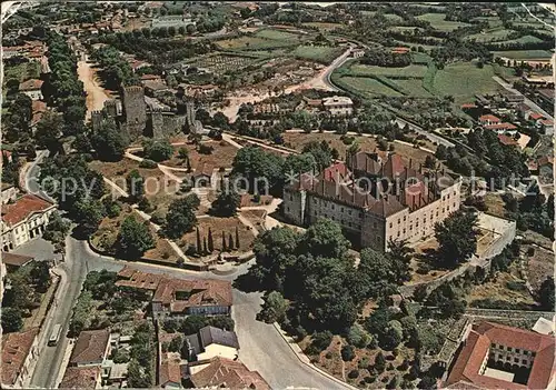 Guimaraes Chateau et Palais de Duc de Bragance Vue aerienne Kat. Guimaraes