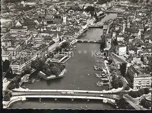 Zuerich Quaibruecke mit Blick auf die Limmat Fliegeraufnahme / Zuerich /Bz. Zuerich City