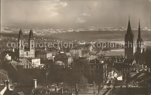 Zuerich Stadtblick mit Grossmuenster und Alpen / Zuerich /Bz. Zuerich City