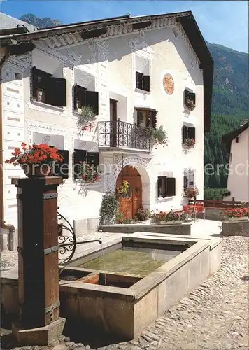 Scuol Restauriertes Bauernhaus mit Dorfbrunnen Kat. Scuol