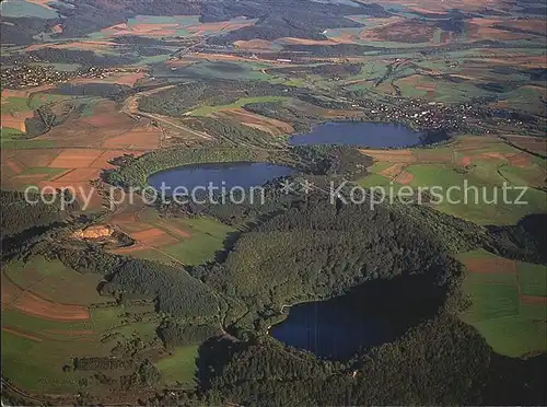 Eifel Region Gemuendener Weinfelder und Schalkenmehrener Maar Fliegeraufnahme